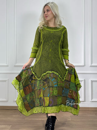 Hímzett patchwork ruha