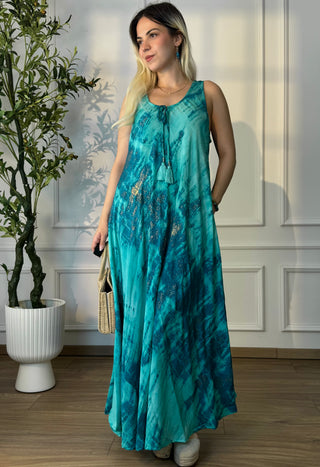 Long dress with wide straps