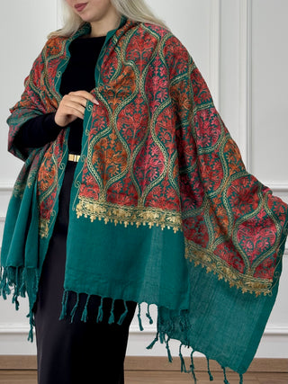 Hímzett inda mintás stóla