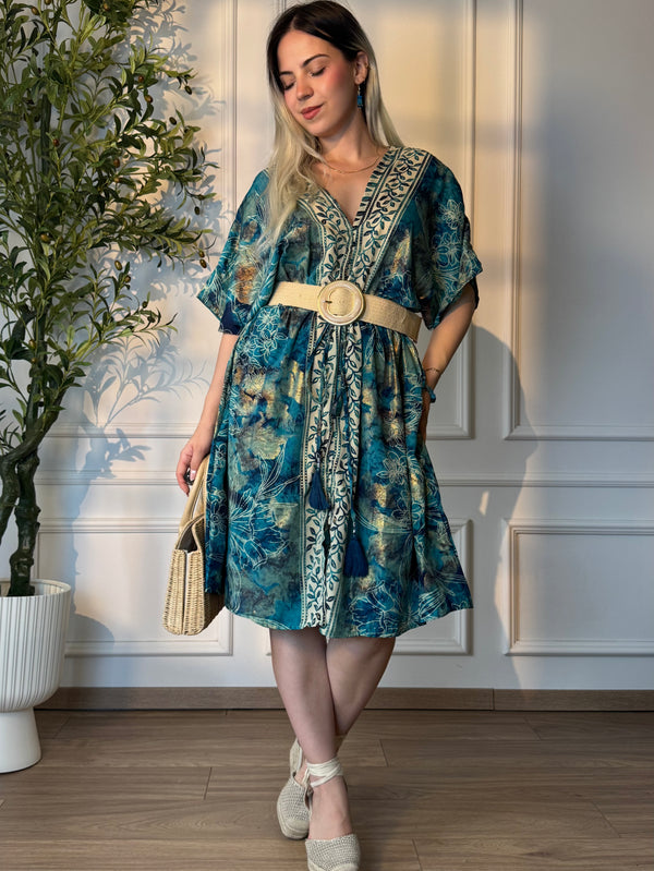 Rochie scurtă cu croială largă