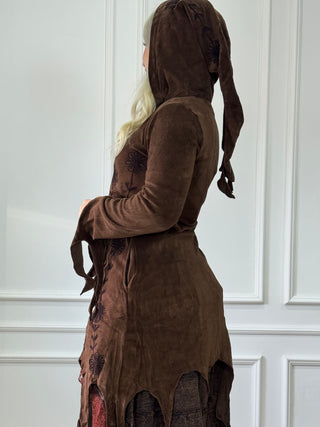 Hosszított hímzett kardigán vágott szegéllyel