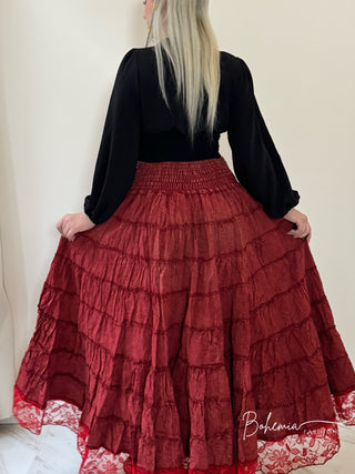 Aszimmetrikus csipkés szoknya