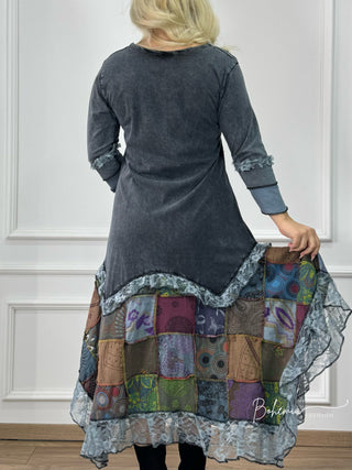 Patchwork ruha tükördíszítéssel