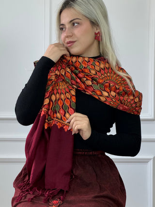 Hímzett mandala mintás stóla