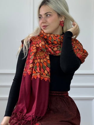 Hímzett mandala mintás stóla