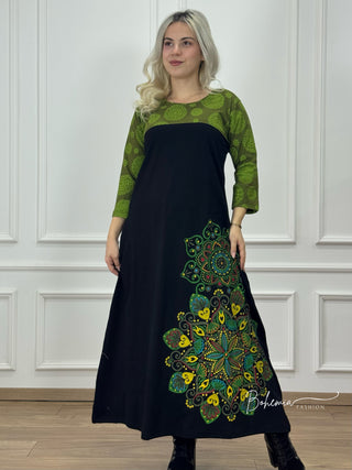 Hosszú ruha kontrasztos felsőrésszel