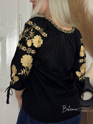 Bluza brodată cu model floral