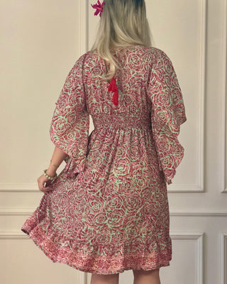 Rochie scurtă cu corset în zona pieptului