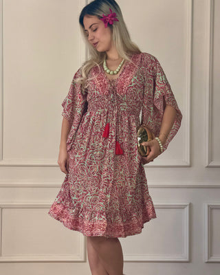 Rochie scurtă cu corset în zona pieptului