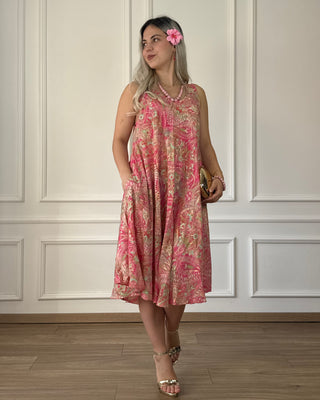 Széles pántos rövid ruha