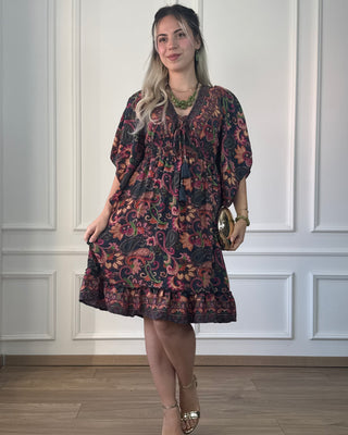 Rövid ruha fűzős mellrésszel