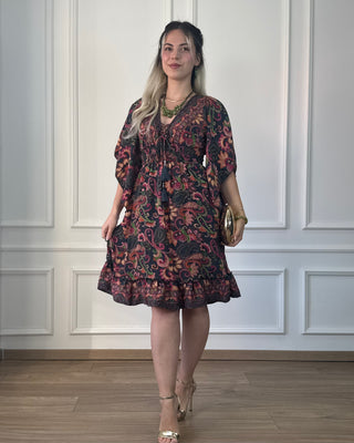 Rövid ruha fűzős mellrésszel