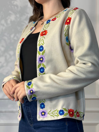 Hímzett kabátka