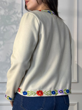 Hímzett kabátka