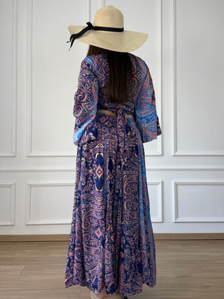 Long skirt with slits
