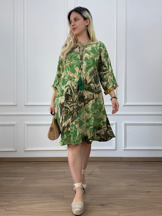 Three-quarter sleeve tunic dress