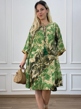 Three-quarter sleeve tunic dress