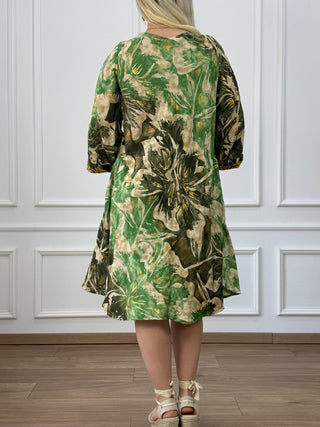 Three-quarter sleeve tunic dress