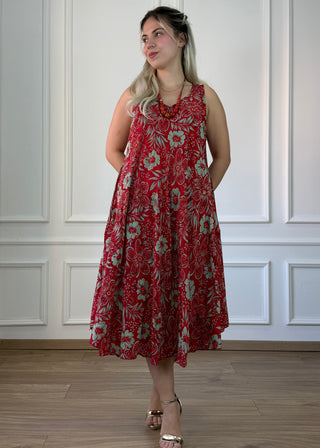 Short dress with wide straps