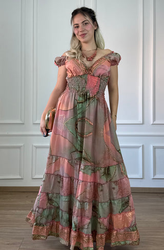 Darázsolt derekú ruha fodros aljjal