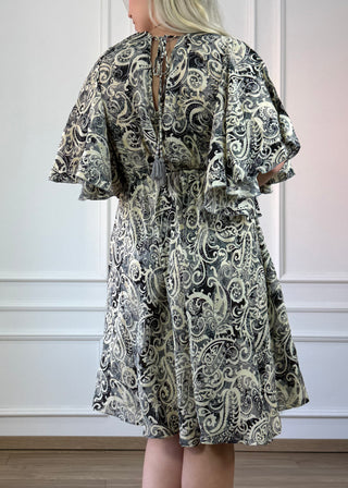 Rochie scurtă cu mâneci fluture