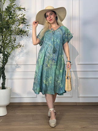 Rochie scurtă cu croială largă