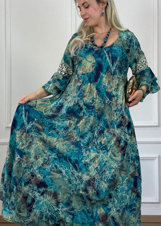 A-vonalú, fodros ujjú ruha