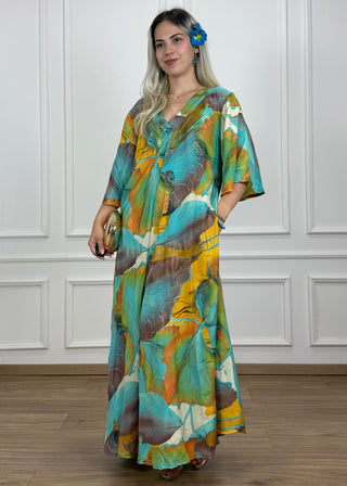 V-nyakú hosszú ruha