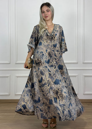 V-nyakú hosszú ruha