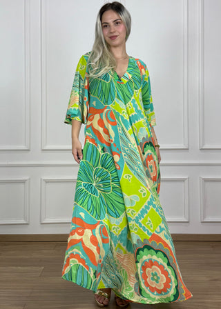 V-nyakú hosszú ruha