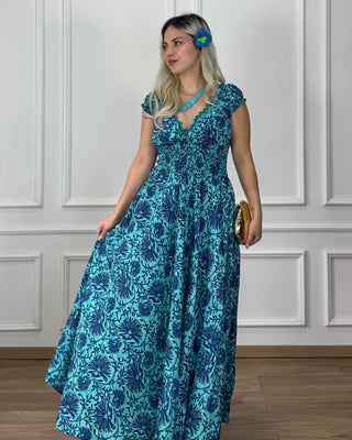 Darázsolt derekú ruha