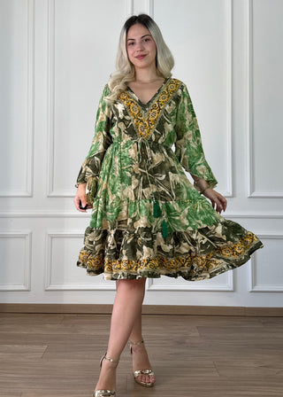 Fodros aljú megkötős ruha