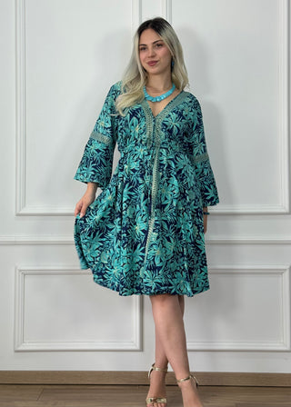 Derékban összehúzható rövid ruha