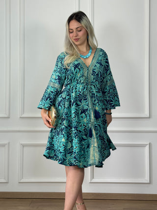 Derékban összehúzható rövid ruha