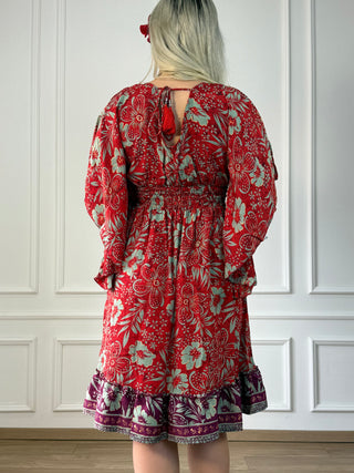 Rövid ruha fűzős mellrésszel