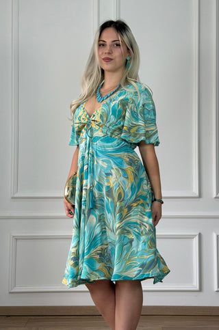 Rövid ruha szívalakú nyakkivágással